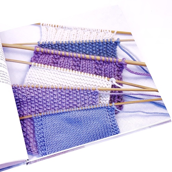 Debbie Bliss Baby Knits For Beginners Pattern Book - Picture 4 of 6